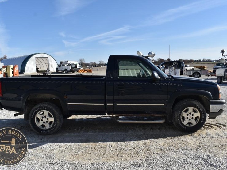 2005-chevrolet-silverado-1500-image-6