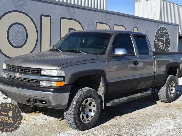 chevrolet-silverado-1500-image-1
