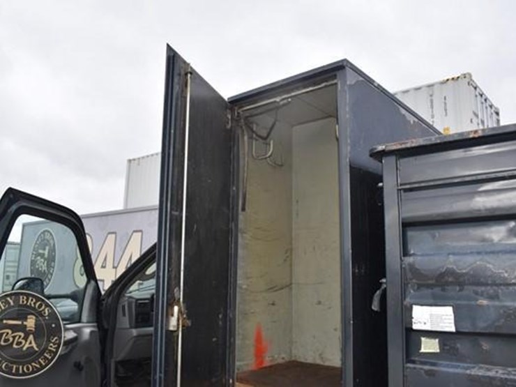 ford-f550-xl-image-41