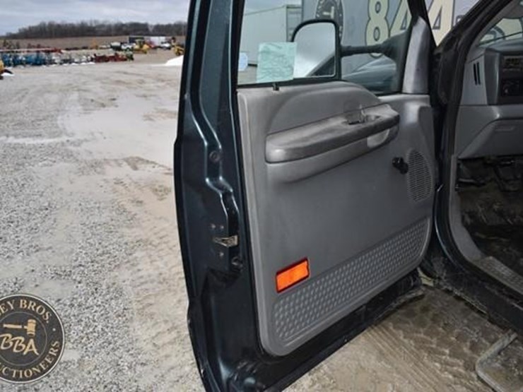 ford-f550-xl-image-28