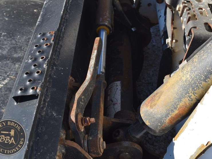 2022-bobcat-t595-image-13