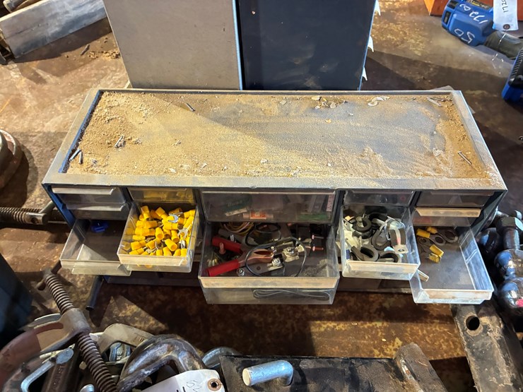 #17205-•-4-bolt-bins-image-5