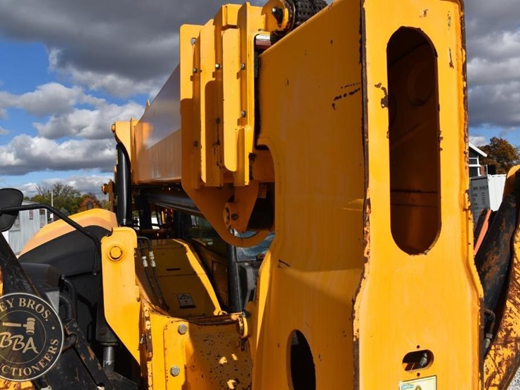 2018-jcb-512-56-image-31