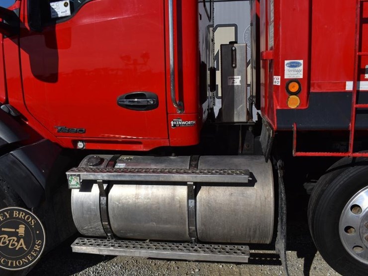 kenworth-t880-image-12