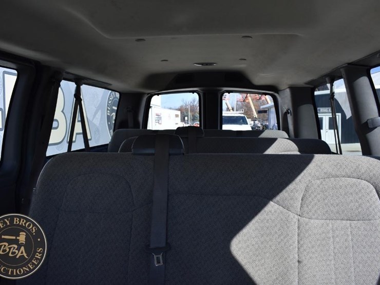 2019-chevrolet-express-2500-image-24