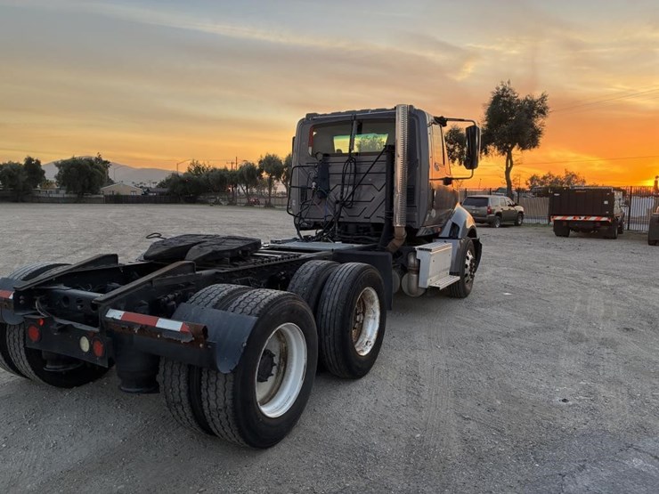 2015-international-prostar-image-3