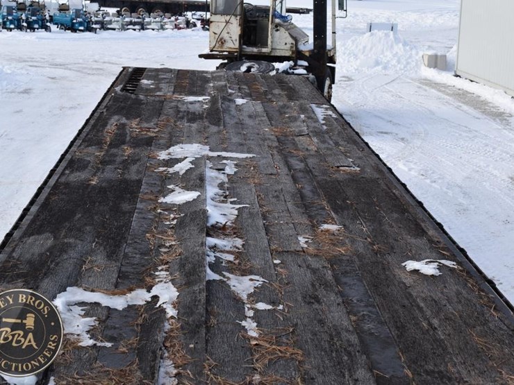 2012-manac-flatbed-image-43