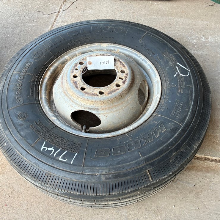 #17164 • St235/85R16