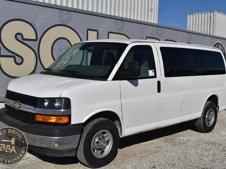 2019-chevrolet-express-2500-image-1