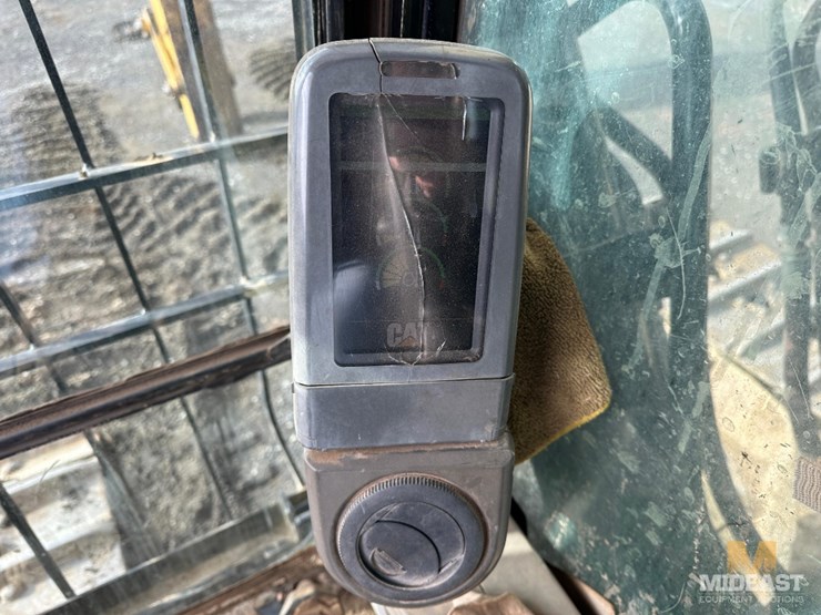 caterpillar-330d-image-47