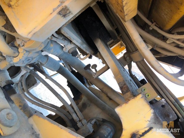 caterpillar-966g-image-18