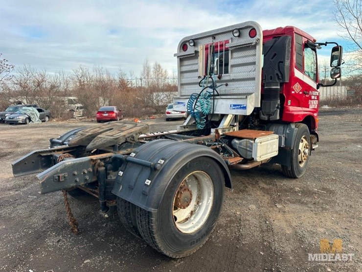 2013-ud-ud330-cab-over-truck-image-5