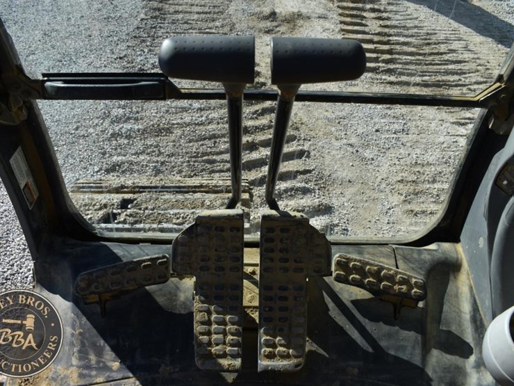 deere-380g-lc-image-62