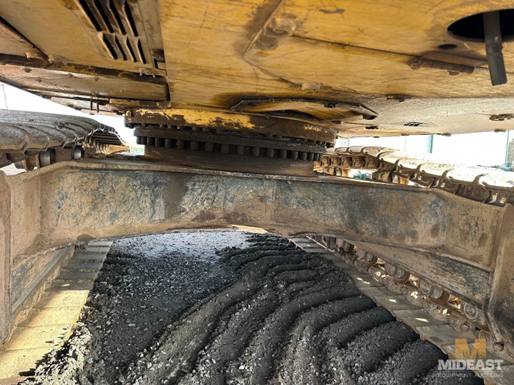 caterpillar-330d-image-27