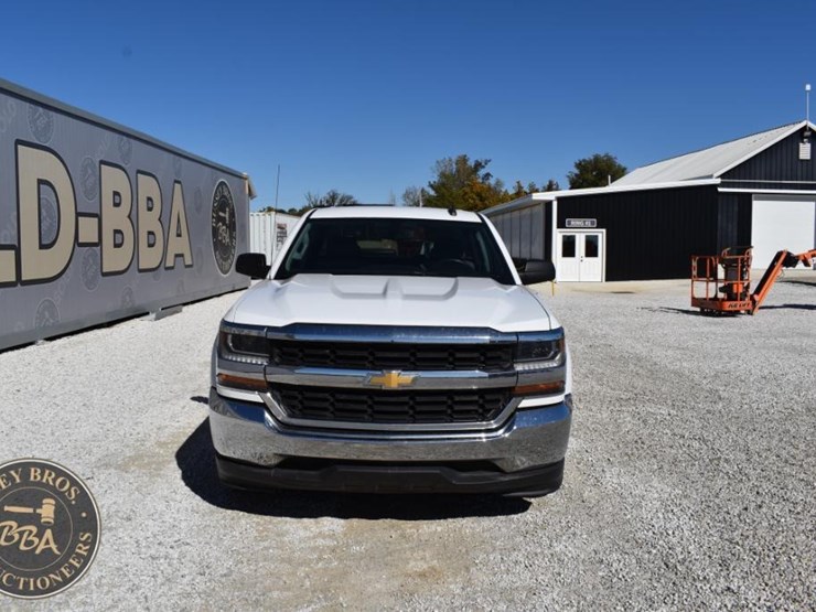 2017-chevrolet-silverado-1500-image-8