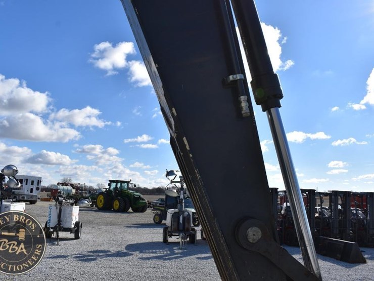 deere-380g-lc-image-48