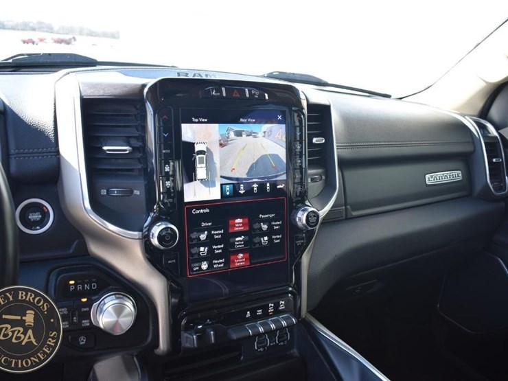 2021-ram-1500-laramie-image-22