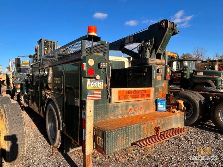 international-7400-image-2