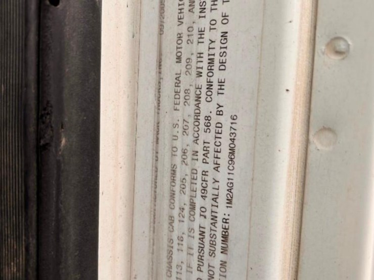 2006-mack-cv713-granite-cab-and-chassis-truck-image-21