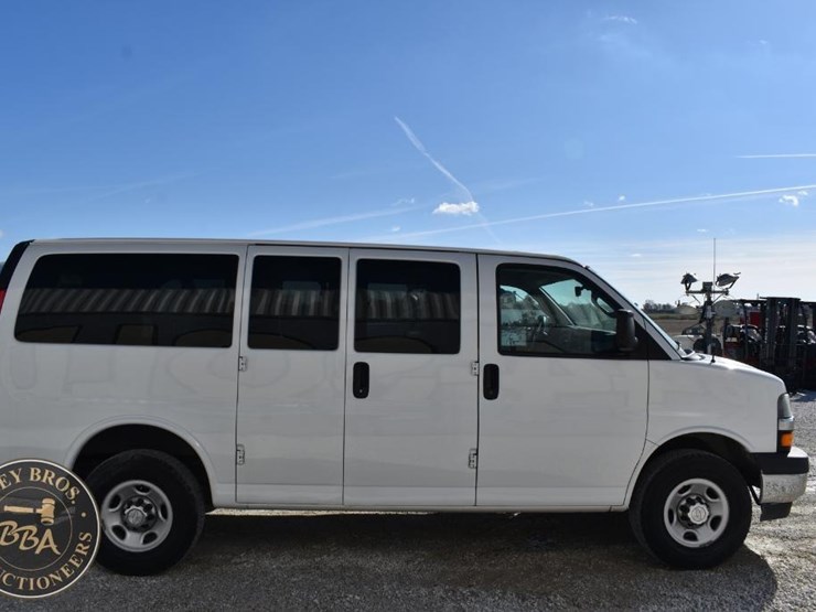 2019-chevrolet-express-2500-image-6