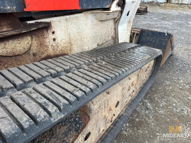 2017-bobcat-t870-image-13