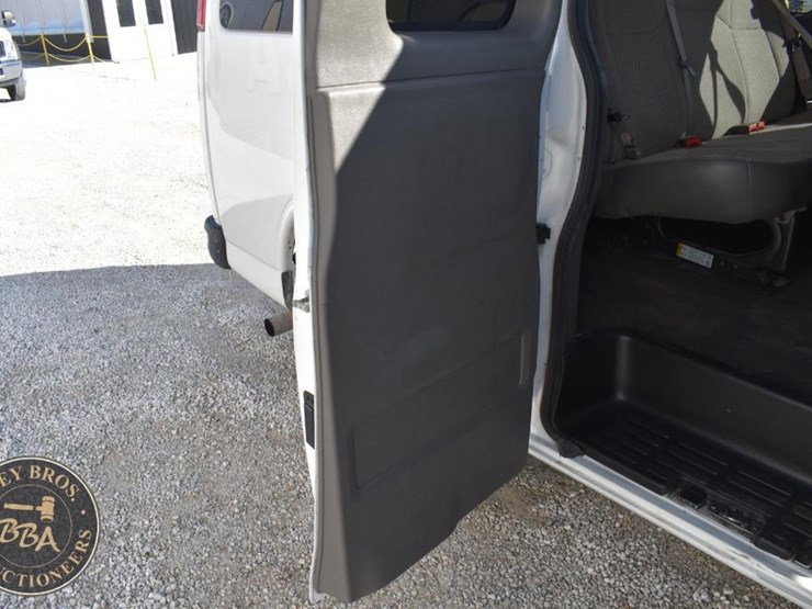 2019-chevrolet-express-2500-image-30