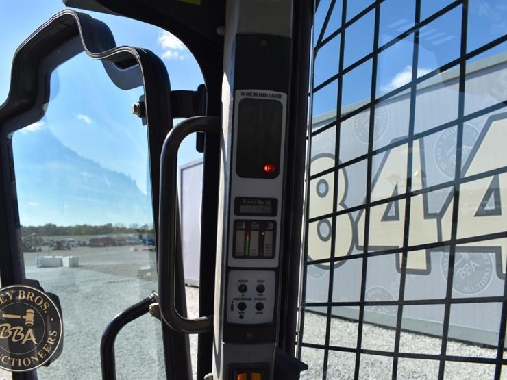 new-holland-c232-image-11