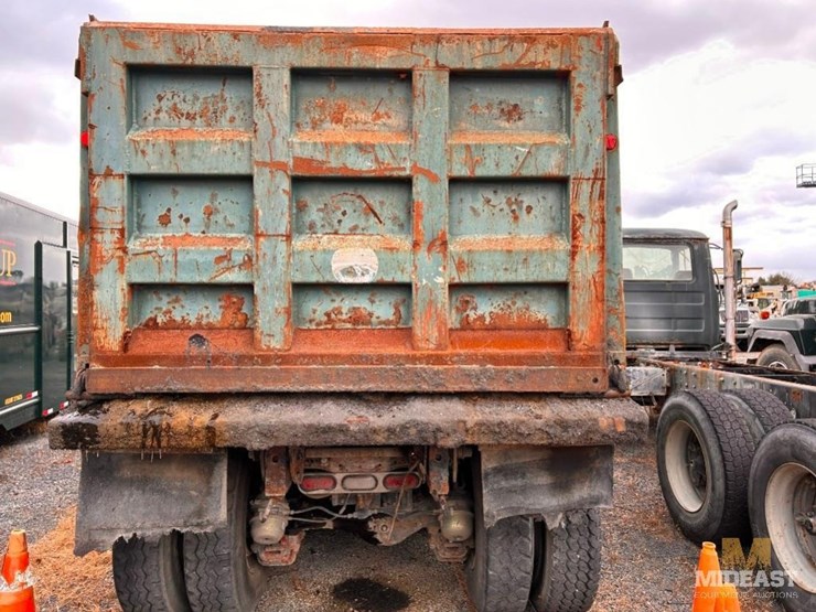 1985-mack-rd686s-image-3