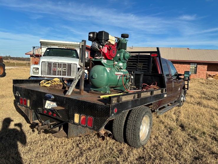 2015-ford-f350-xlt-image-3