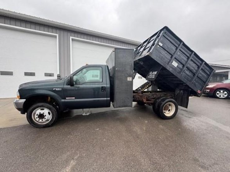 ford-f550-xl-image-2