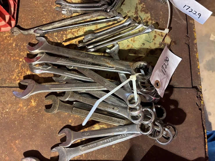 #17230-•-end-wrenches-image-1