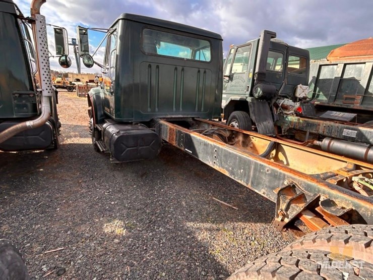 international-4900-image-8