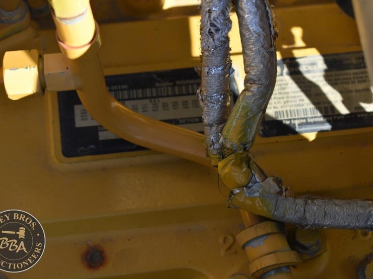 deere-380g-lc-image-56