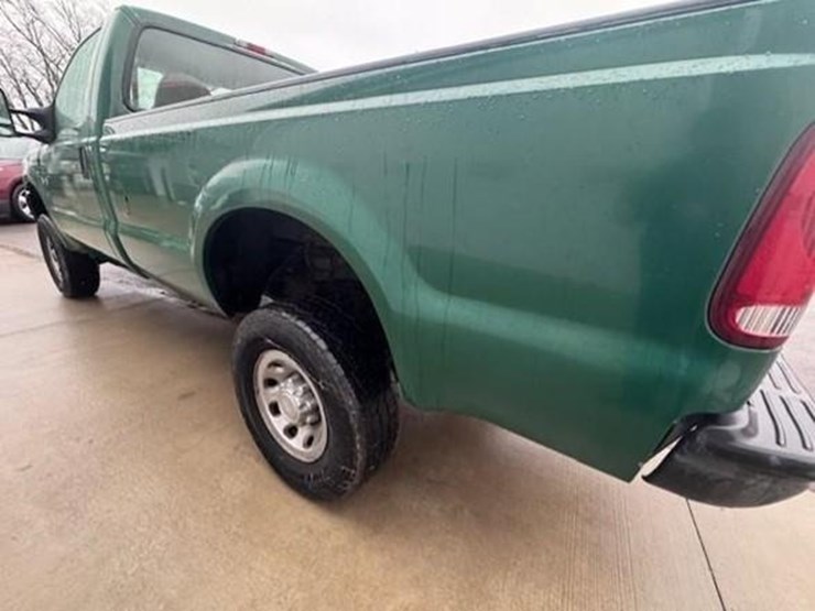 ford-f350-xl-image-8