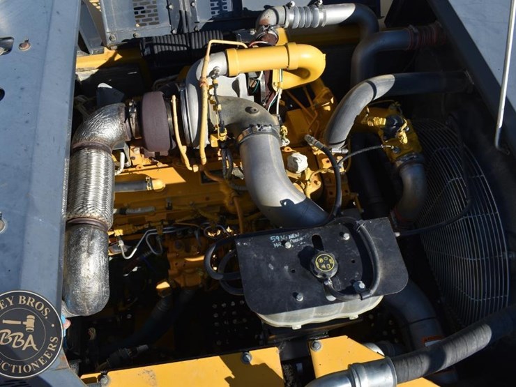 deere-380g-lc-image-58