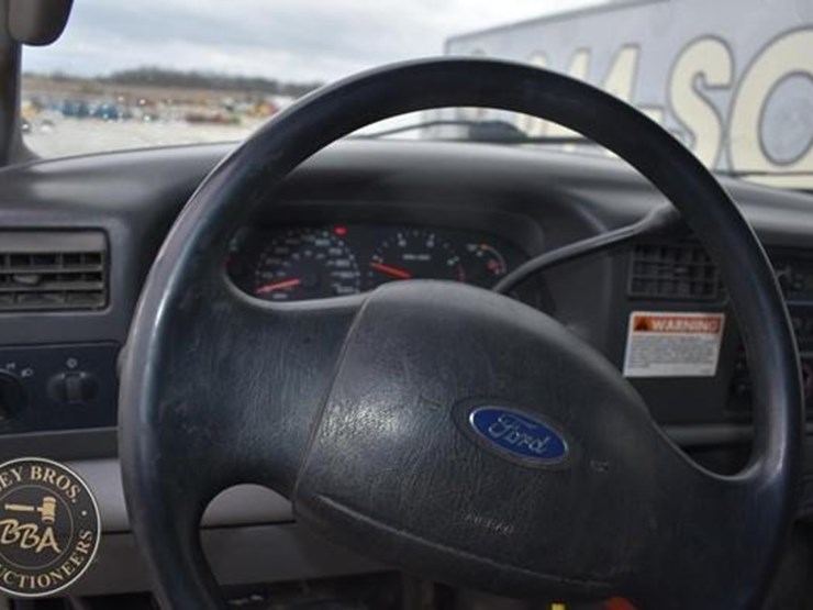 ford-f550-xl-image-33