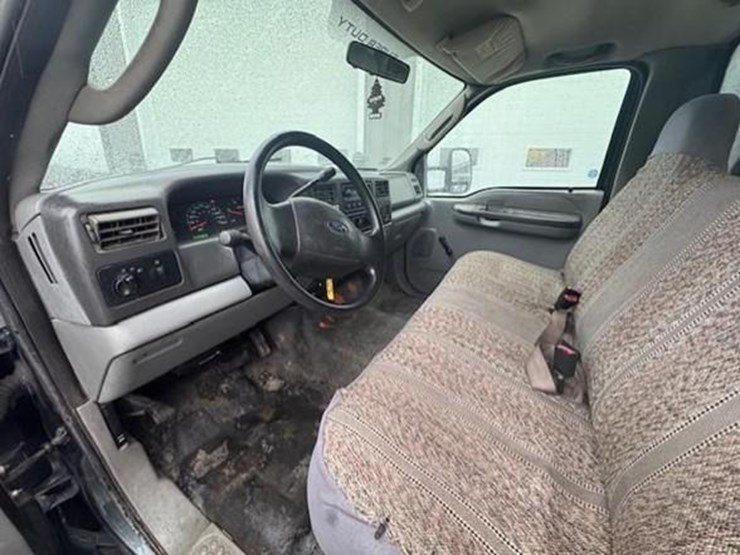 ford-f550-xl-image-6