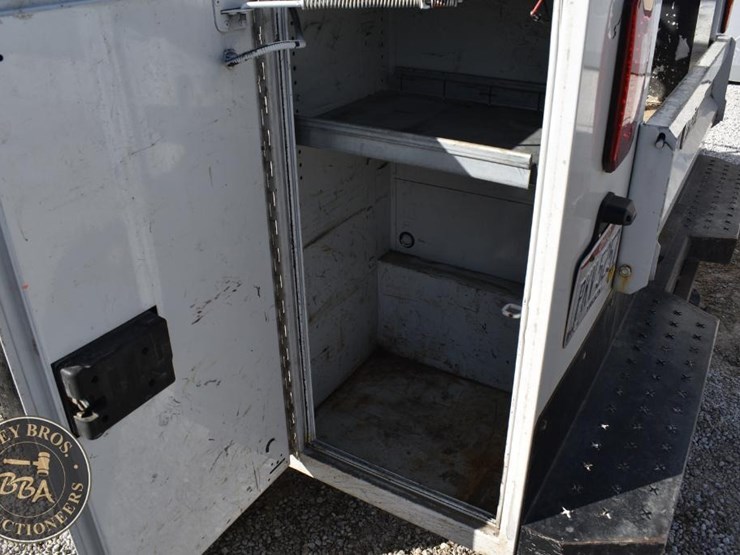 ford-f350-xlt-image-47