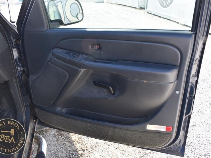 2005-chevrolet-silverado-1500-image-28