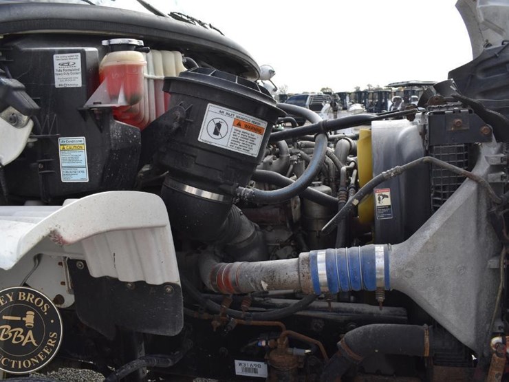 freightliner-business-class-m2-106-image-53