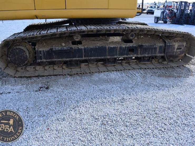 deere-380g-lc-image-11