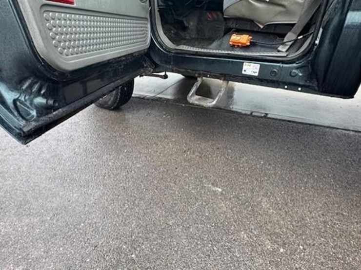 ford-f550-xl-image-13