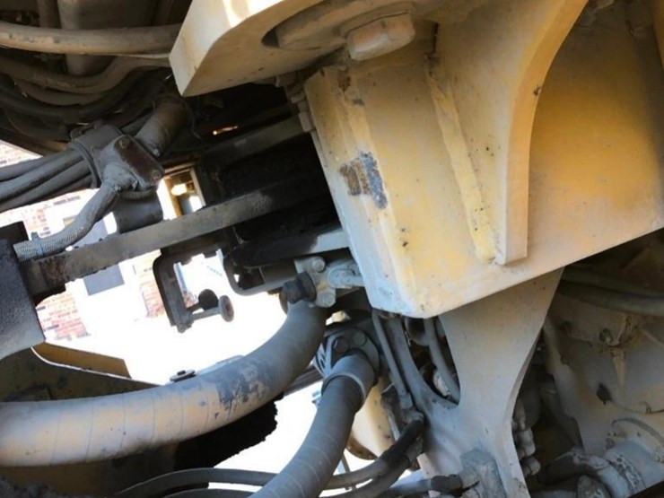 caterpillar-966g-image-19