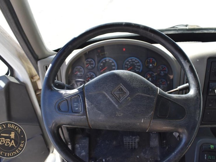 international-durastar-4300-image-33