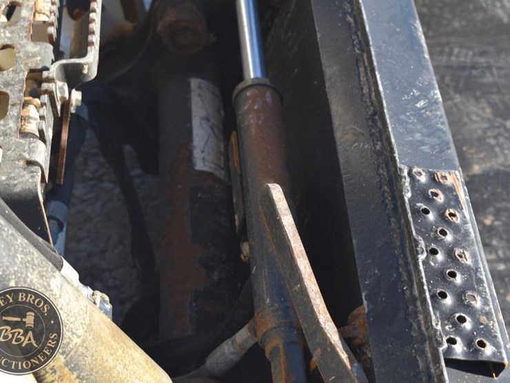 2022-bobcat-t595-image-31