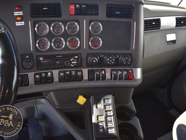 kenworth-t880-image-35