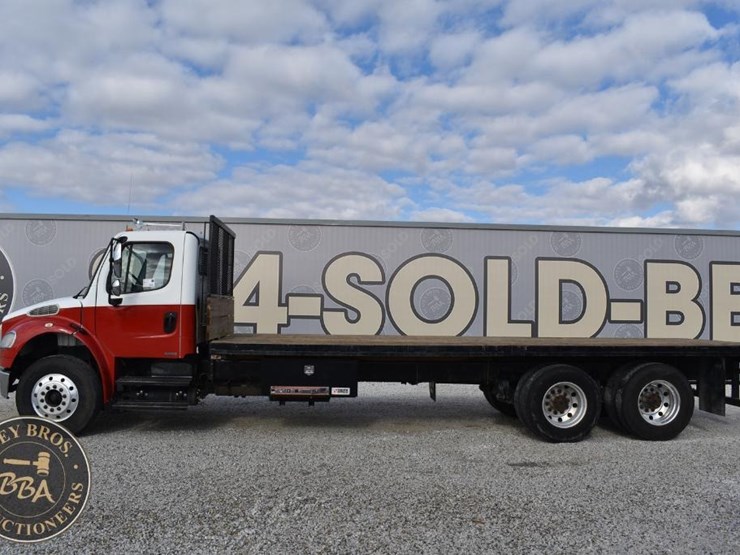 freightliner-business-class-m2-106-image-2