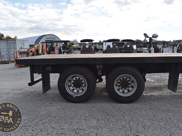 freightliner-business-class-m2-106-image-6