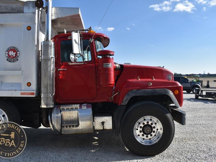 1997-mack-rd688s-image-10
