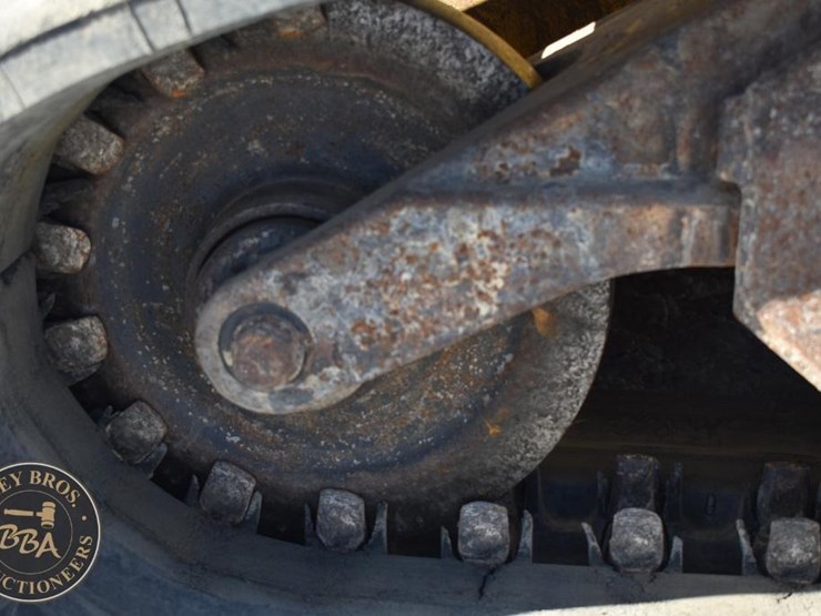 new-holland-c232-image-20